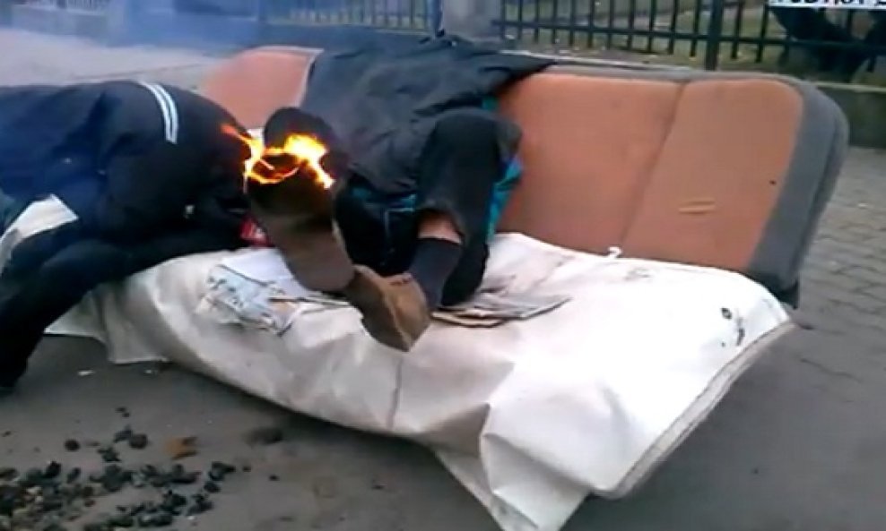 cipela u plamenu funvideo