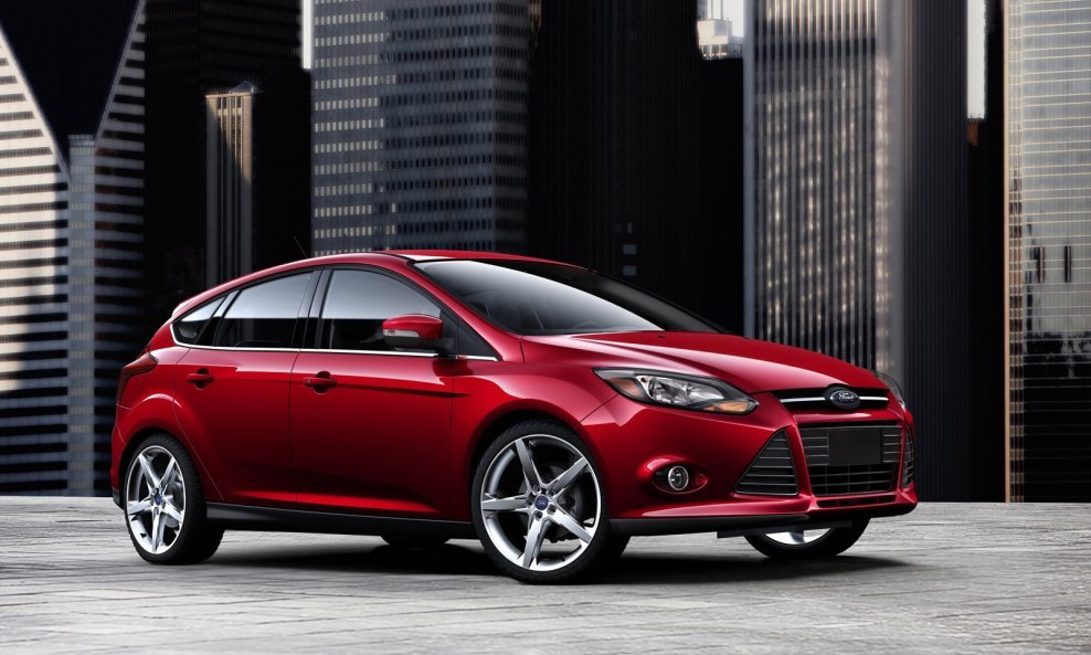 2013-Ford-Focus-7[3]