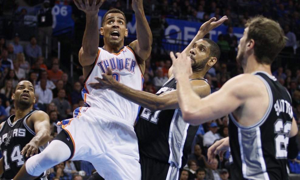 Thabo Sefolosha na utakmici protiv San Antonio Spursa