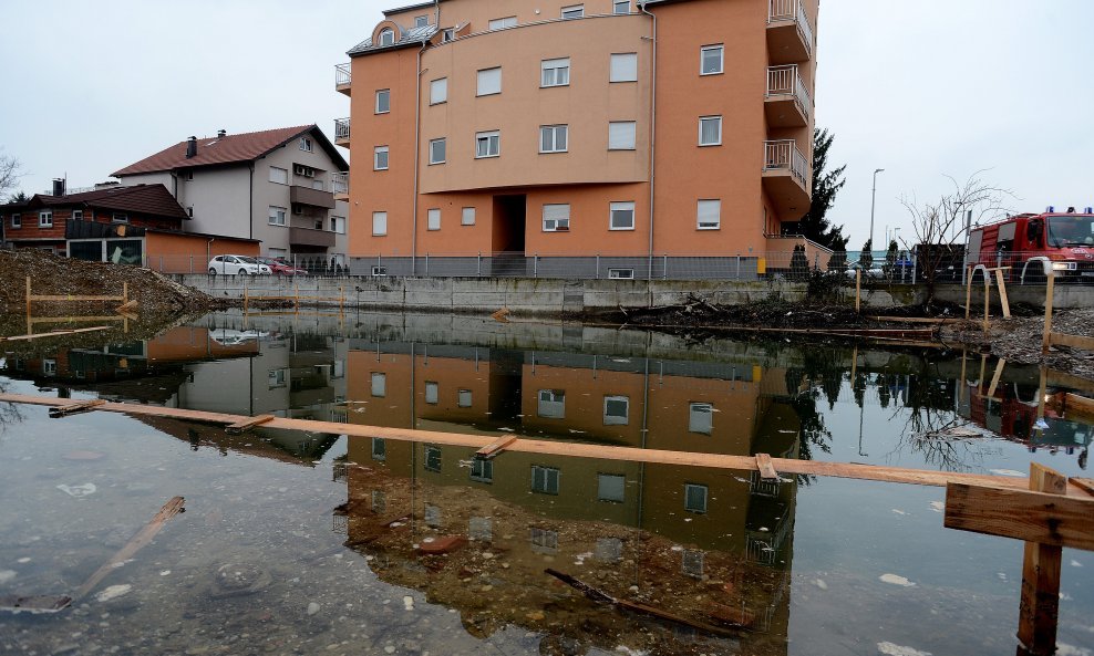 Poplava u Zagrebu na Kajzerici (4)