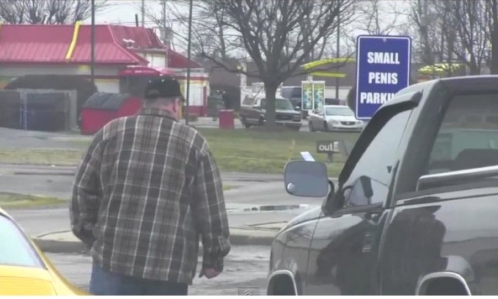 Ovo je parkiralište za one s malim penisom