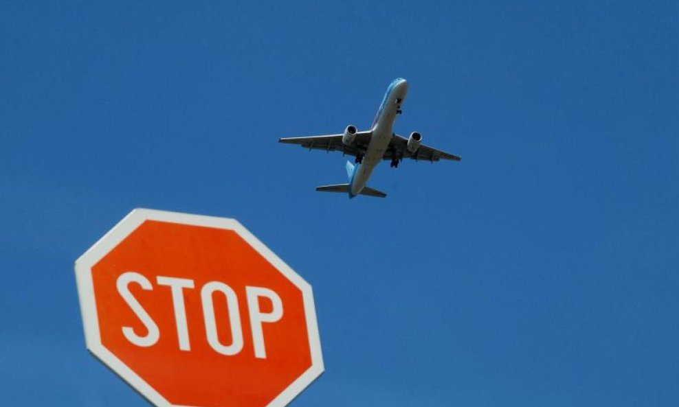 Znak stop avion