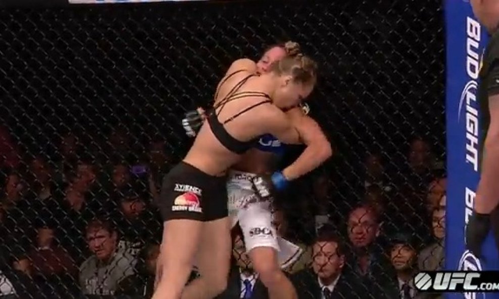 Rhonda Rousey protiv Liz Carmouche