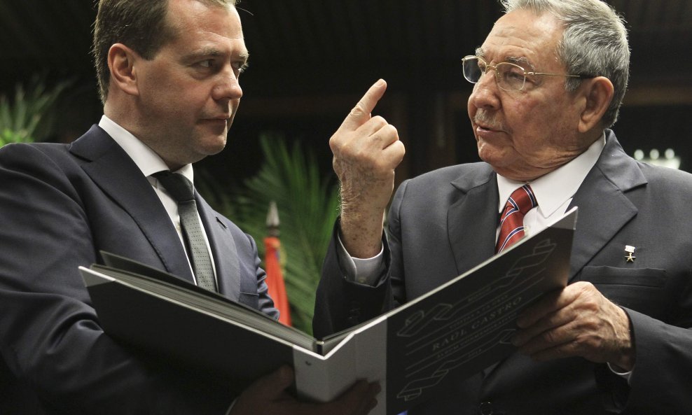Raul Castro i Dmitrij Medvedev