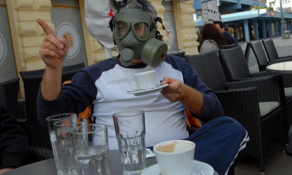 kafić gas maska