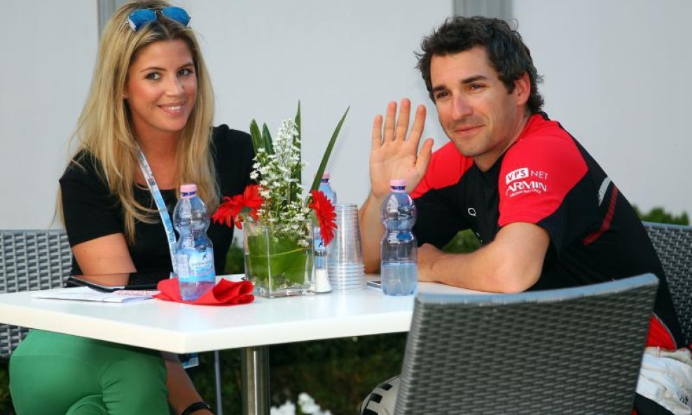 Timo Glock - Marussia  s djevojkom Isabell Reis