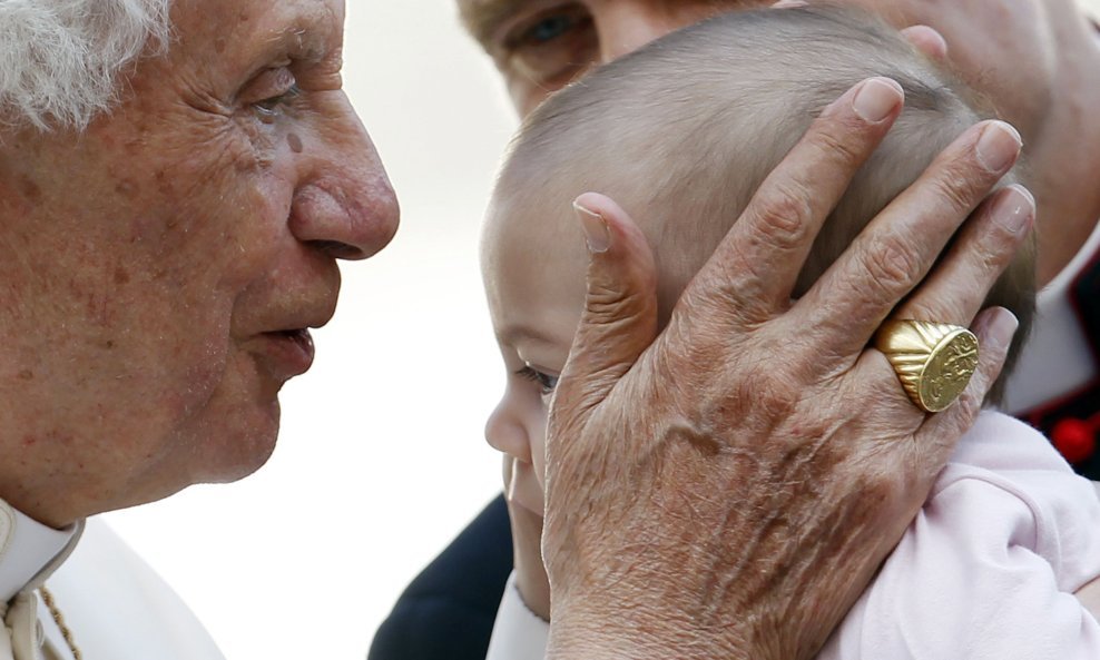 papa benedikt XVI. pedofilija u crkvi