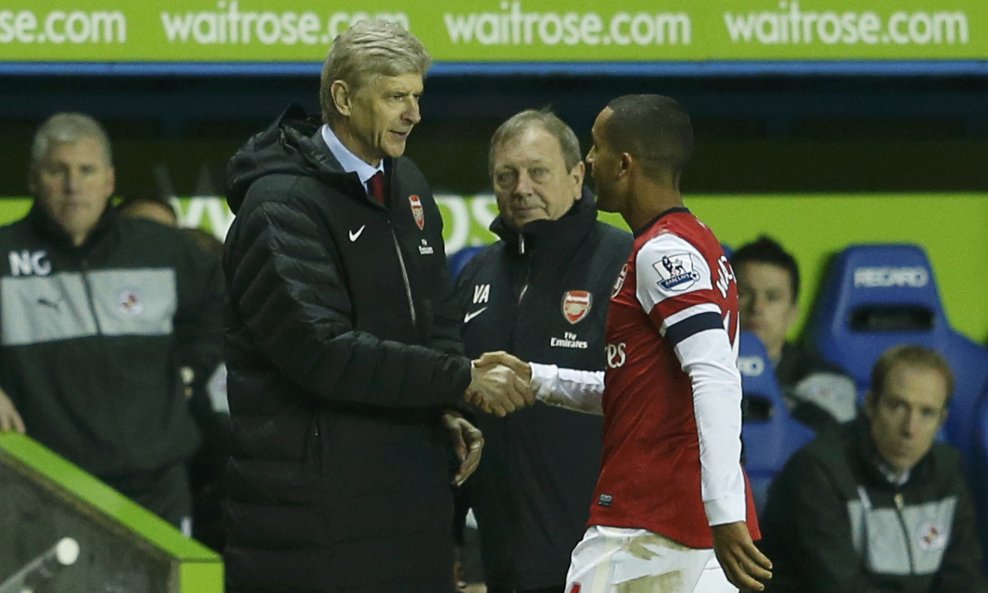 Arsene Wenger Theo Walcott Arsenal