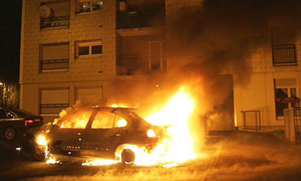 Zapaljena auta u Francuskoj
