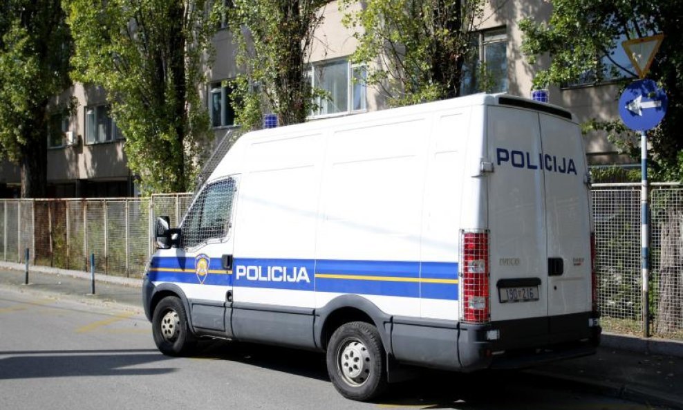 policijski kombi