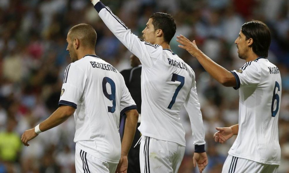 Cristiano Ronaldo (C) Karim Benzema (L) Sami Khedira