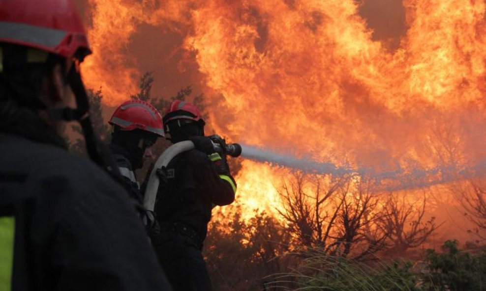 Dok se požari na jugoistoku Francuske smiruju, u Portugalu ne prestaju