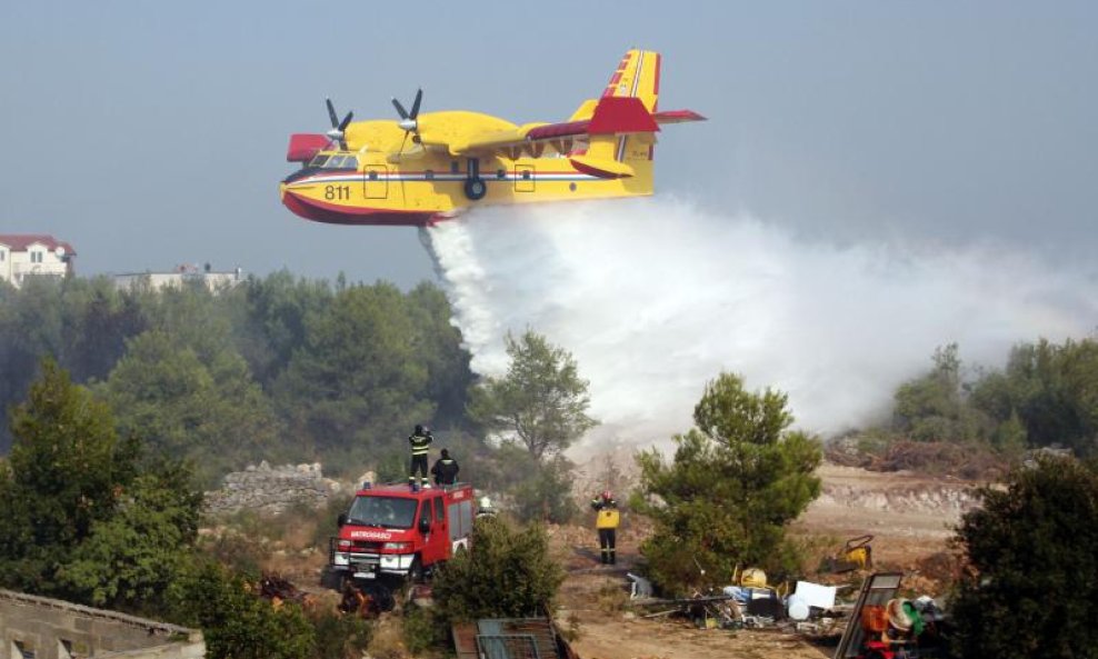 Požar kanader vodice (10)