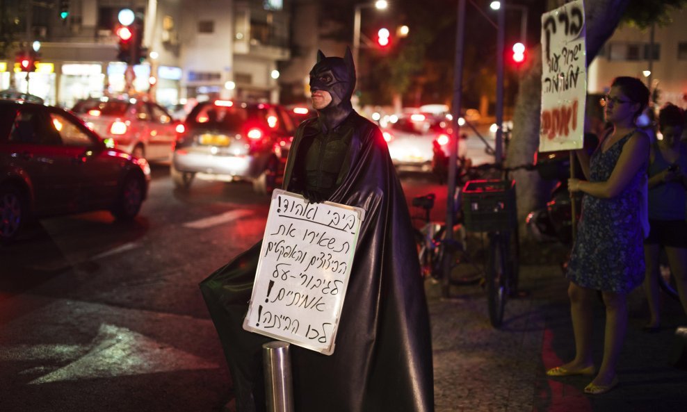 Izraelski Batman prosvjeduje protiv napada na Iran