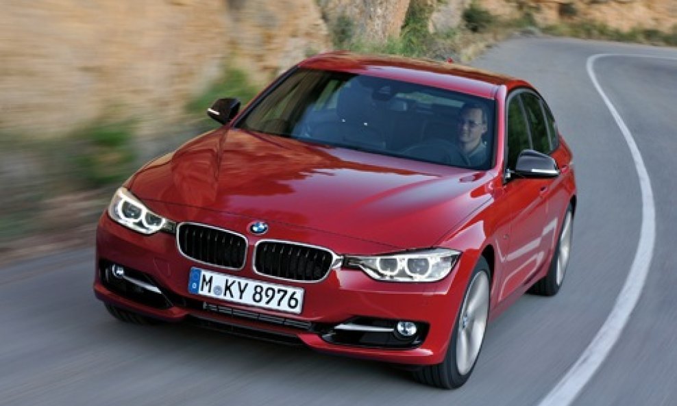 2013-BMW-3-Series[2]