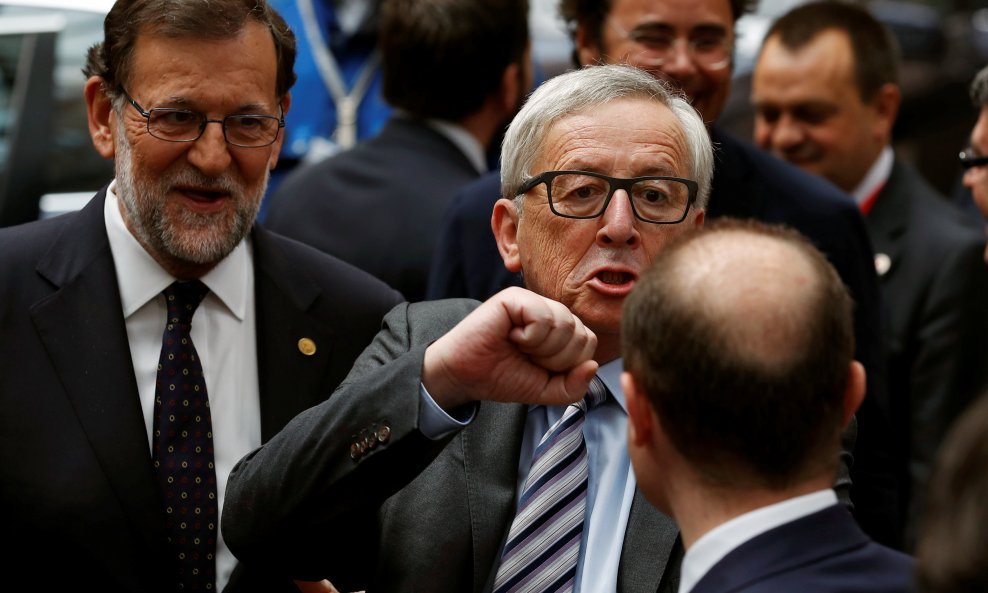 Predsjednik EK Jean-Claude Juncker i premijeri Joseph Muscat (Malta) i Mariano Rajoy (Španjolska)