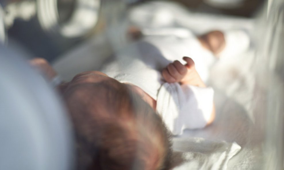 Bolnica u Postojni pod prijetnjom ovrhe isplatila je najveću odštetu u Sloveniji do sada za pogrešku liječnika prilikom poroda djeteta u visini od 853.438 eura