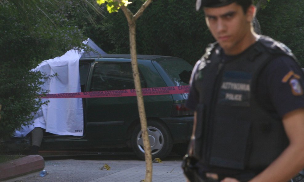 ubijeni grčki policajac