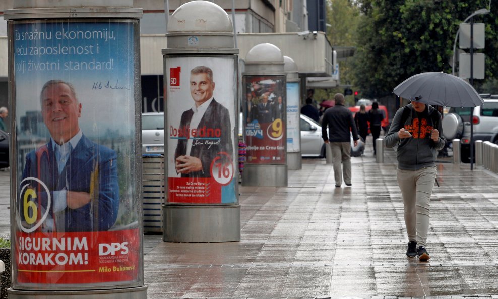 Crnogorski izbori političari na plakatima