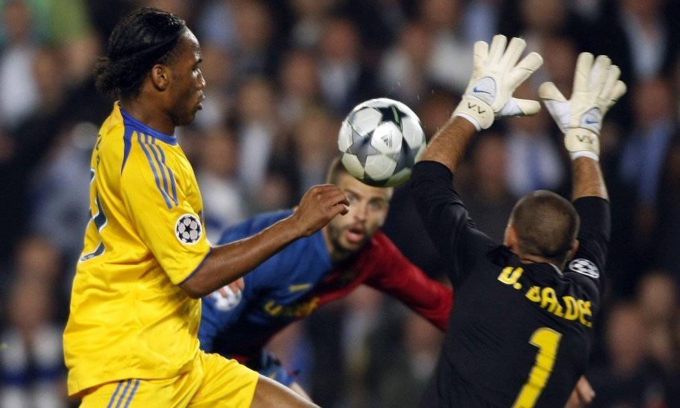 Didier Drogba i Victor Valdes