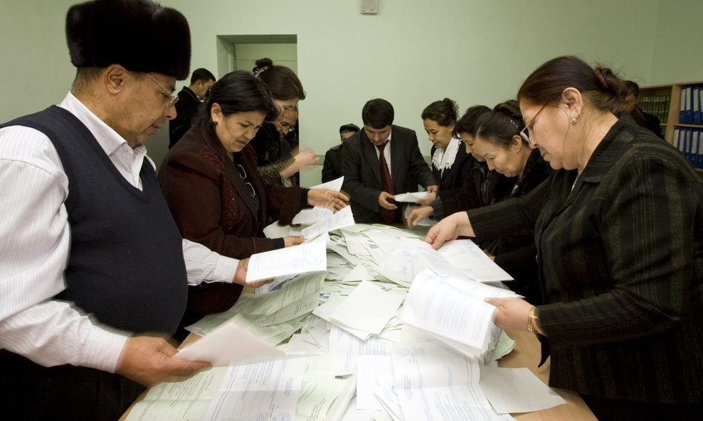uzbekistan izbori