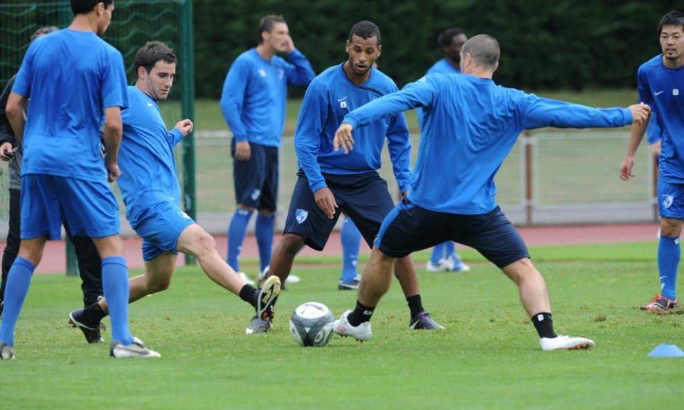 Tadić, Grenoble