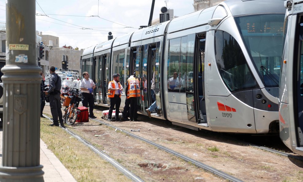 Ubostvo u tramvaju u Jerusalemu