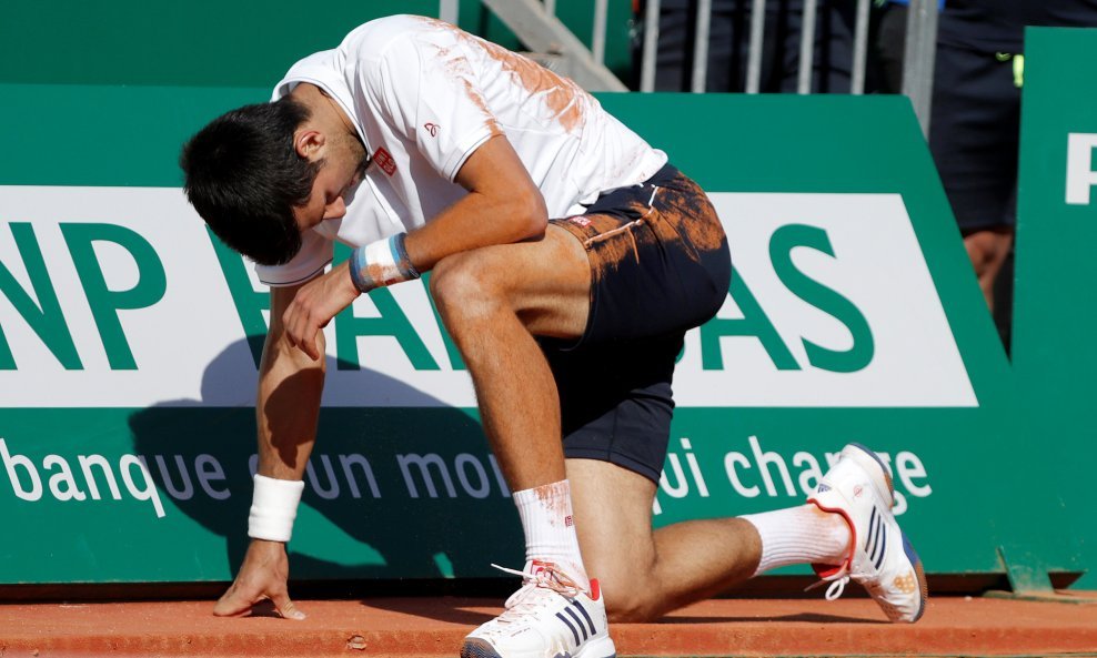 Novak Đoković poslije nezgodnog pada