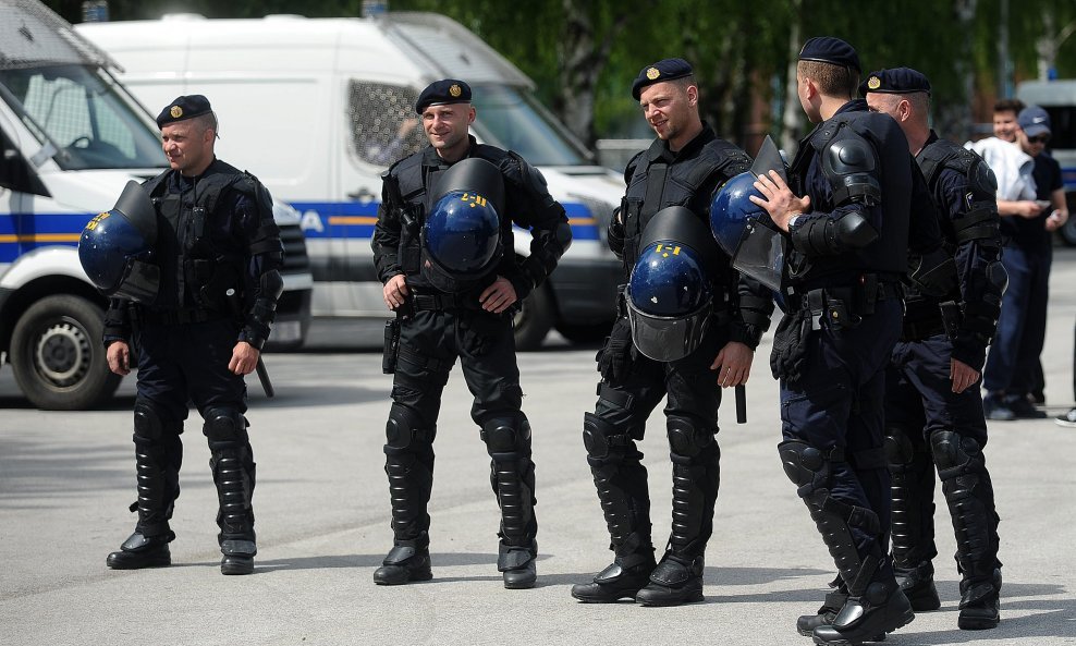 Policija na utakmici Dinamo - Hajduk