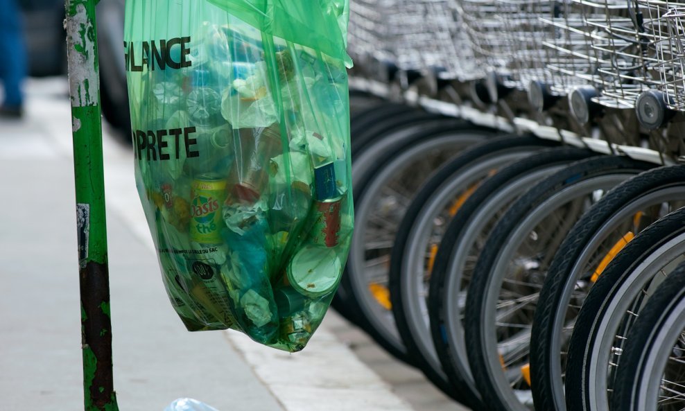 Plastične vrećice se razgrađuju stotinama godina