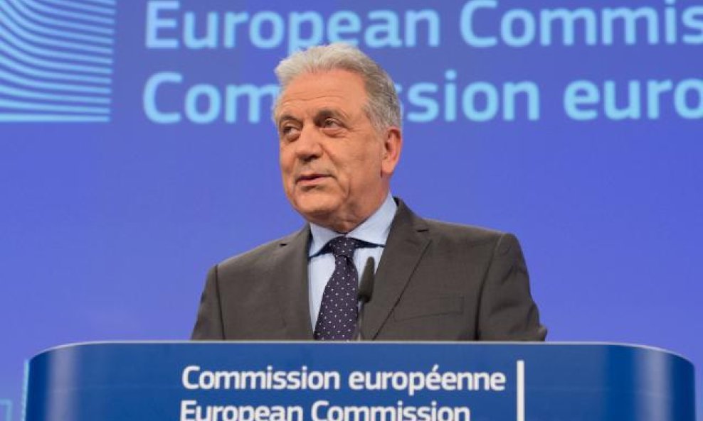 Avramopoulos: Regionalne platforme za iskrcavanje neće biti europski Guantanamo za izbjeglice