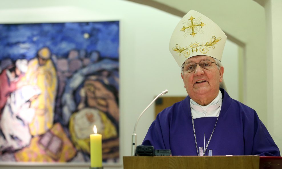Banjolučki biskup Franjo Komarica ponovio je kako su katolici u BiH sustavno izvrgnuti nepravdama i diskriminiraju u gotovo svim dijelovima BiH u kojima predstavljaju manjinu