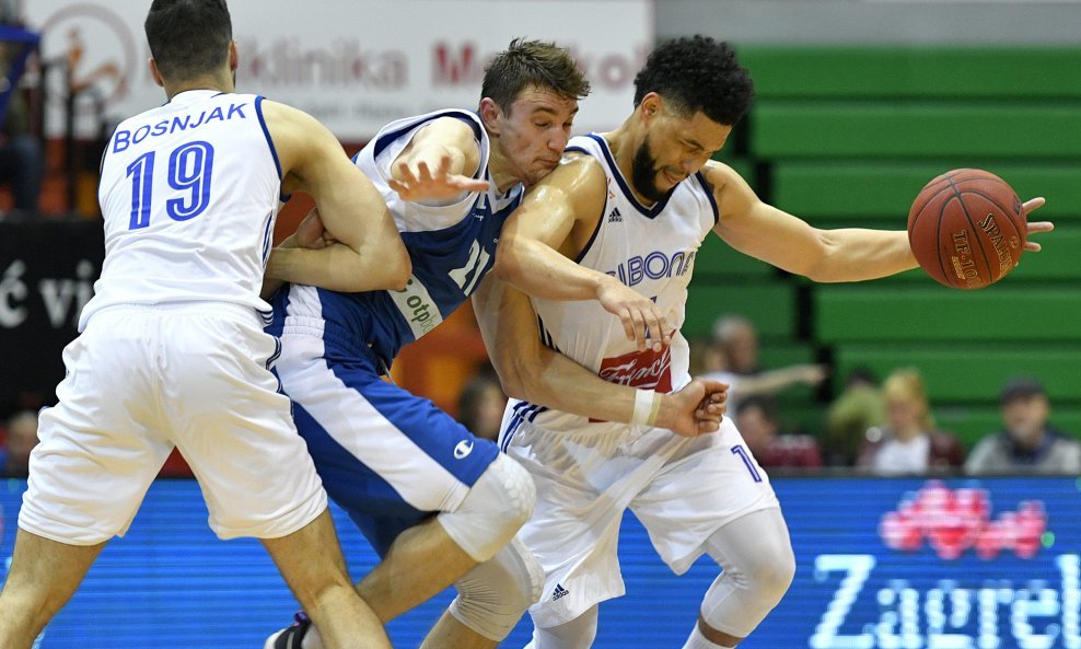 Domagoj Bošnjak, Ivan Ramljak (KK Zadar) i Scott Reynolds