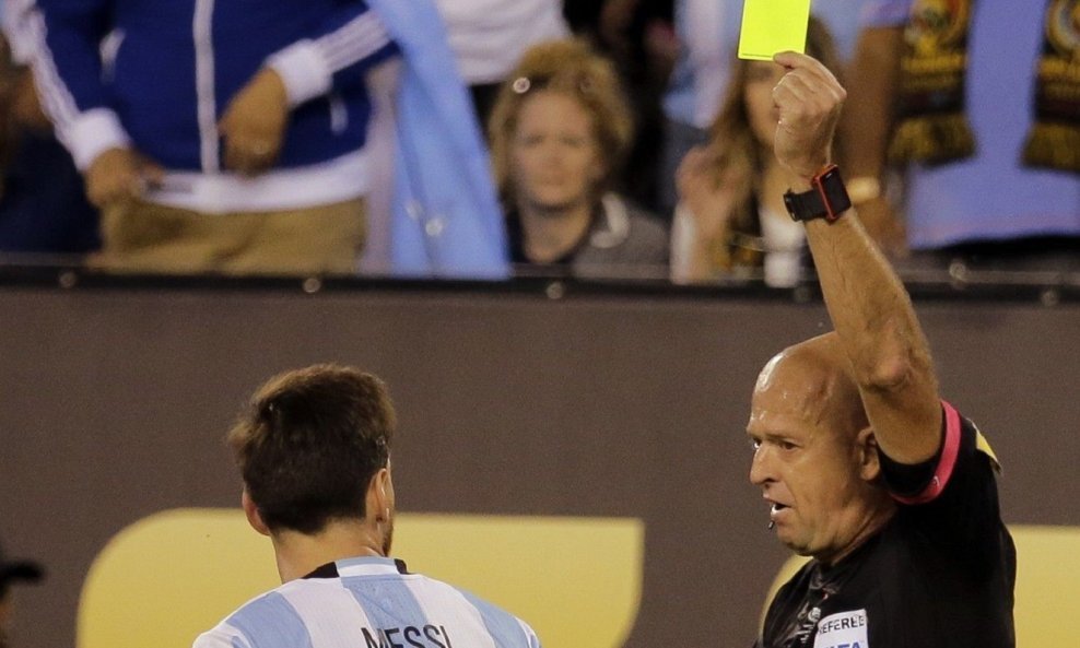 Lionel Messi i sudac Heber Lopes