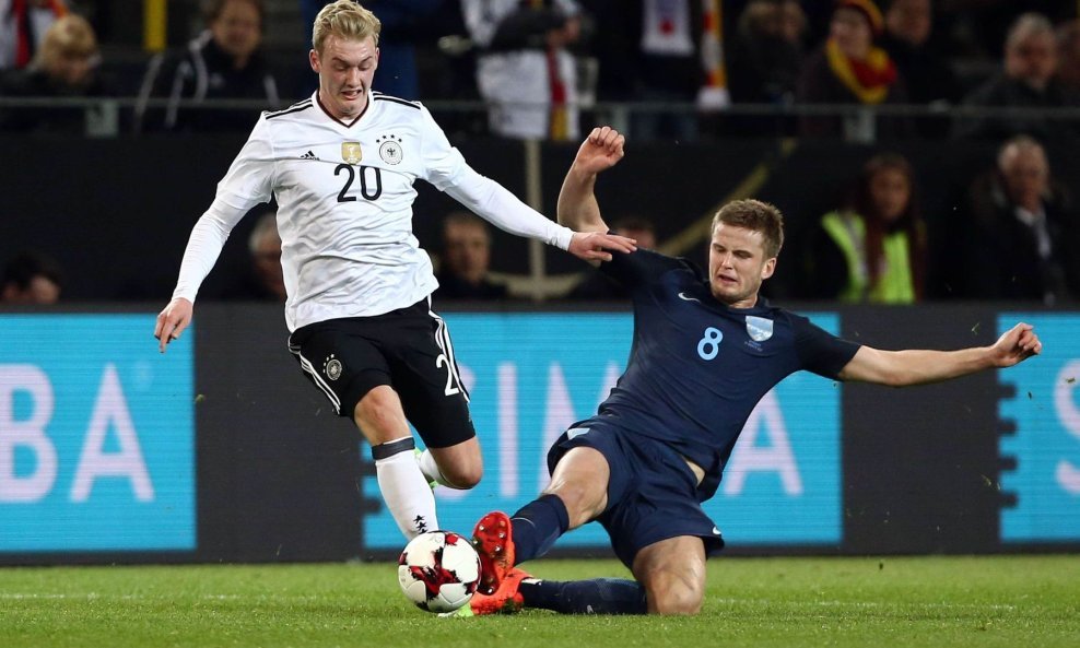 Julian Brandt (u bijelom dresu)
