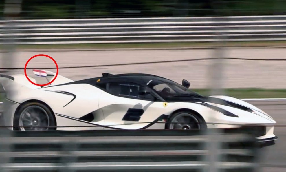 Ferrari FXX-K s hrvatskom zastavom snimljen na Monzi u Italiji