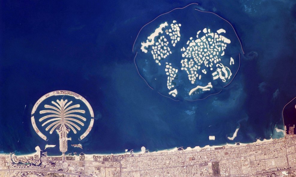 Gradnja umjetnog arhipelaga Palm Džebel Ali, započeta 2002. godine, još nije dovršen