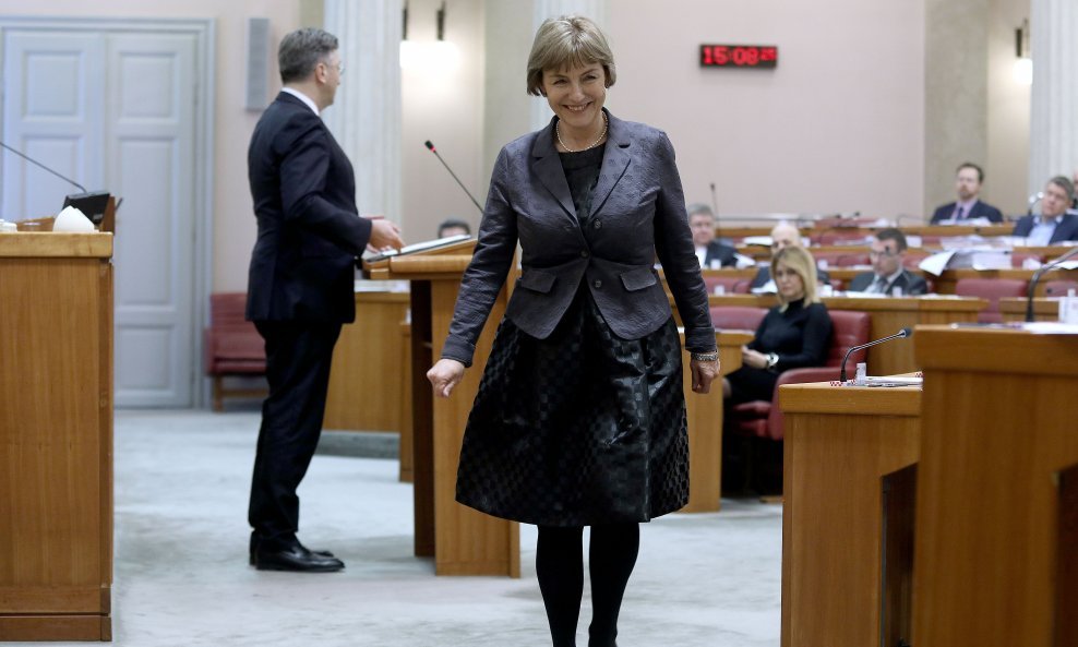 Vesna Pusić i Andrej Plenković (u pozadini)