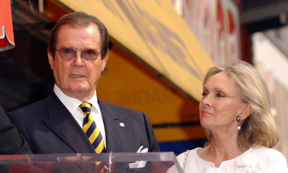 Sir Roger Moore i Kristina Tholstrup