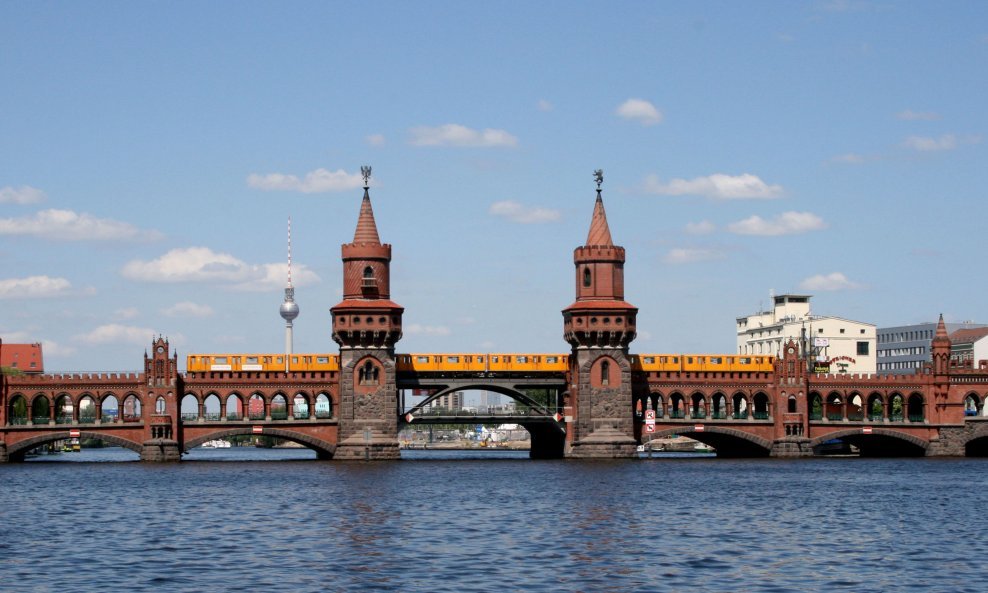 Oberbaumbrücke u Berlinu
