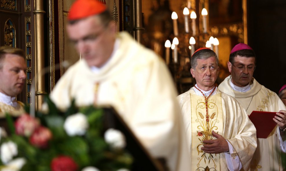 Kardinal Cupich tijekom euharistijskog slavlja u zagrebačkoj katedrali
