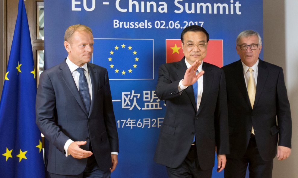 Tusk, Juncker i Keqiang tijekom summita EU-Kina