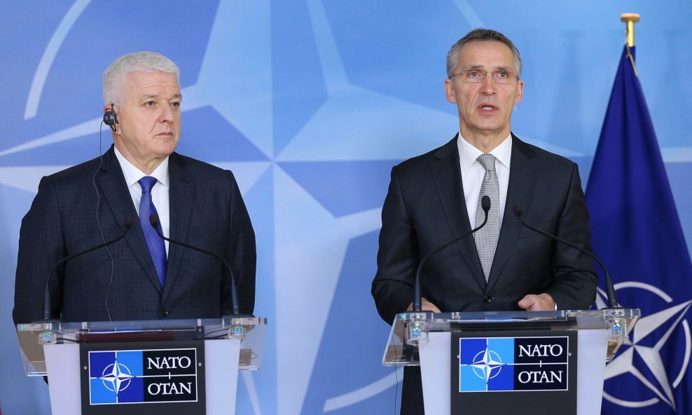 Crnogorski premijer Duško Marković i glavni tajnik NATO-a Jens Stoltenberg