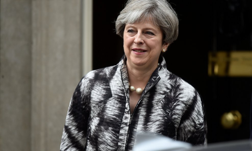 Theresa May postigla je dogovor za manjinsku vladu
