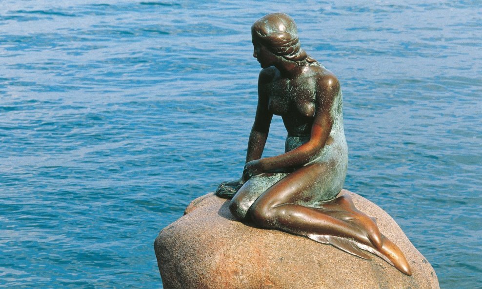 Spomenik 'Mala sirena' postavljen je 1913.