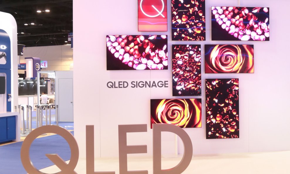 Samsung QLED Signage
