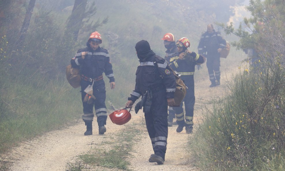 Prilikom odlaska na mjesto intervencije prevrnulo se malo vatrogasno vozilo