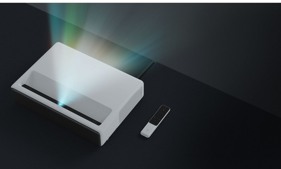Xiaomi Laser Projector može stvarati golemu sliku iako je tek centimetrima udaljen od zida