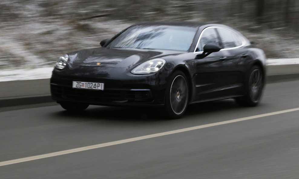 Porsche Panamera 4S