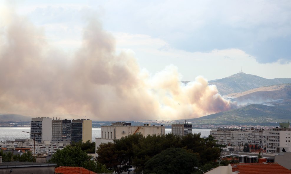 Požar iznad Trogira